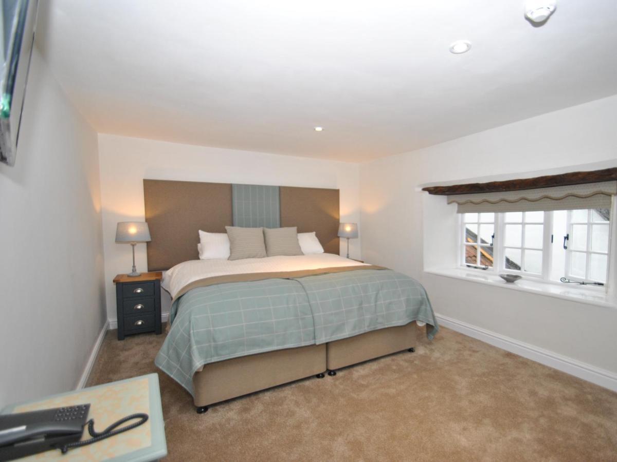 The Hood Arms Hotel Kilve Room photo