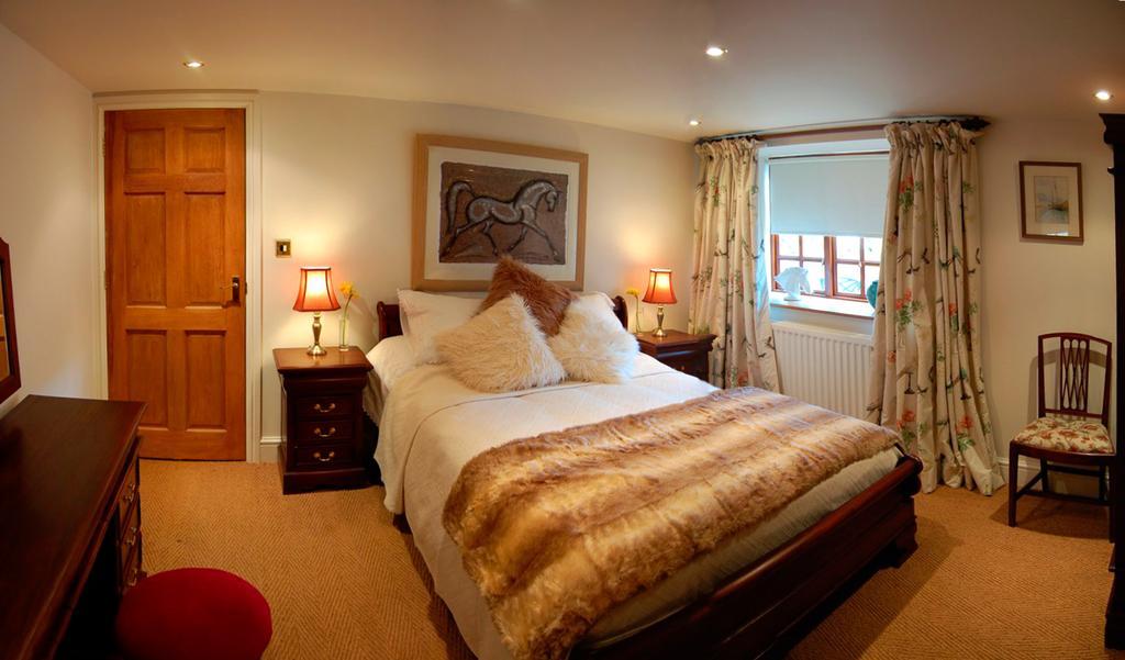 The Hood Arms Hotel Kilve Room photo